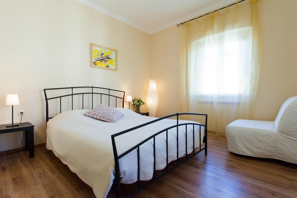 Apartments Garden موتوفون الغرفة الصورة