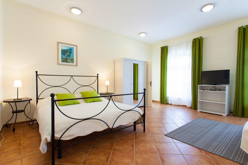 Apartments Garden موتوفون الغرفة الصورة